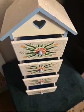 Vintage 4-Drawer Jewelry box.